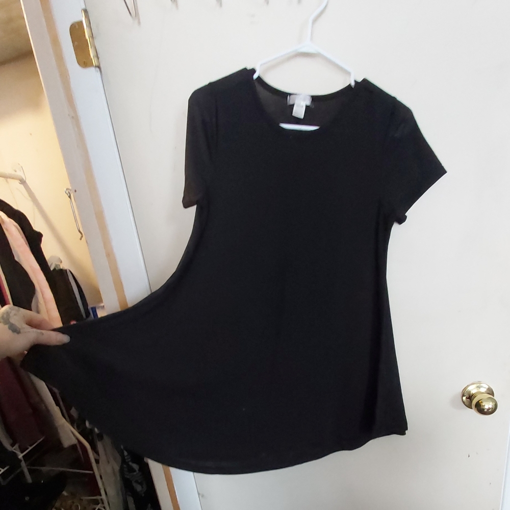 SOLD🌷3 for $25!🌷 long flowy tee